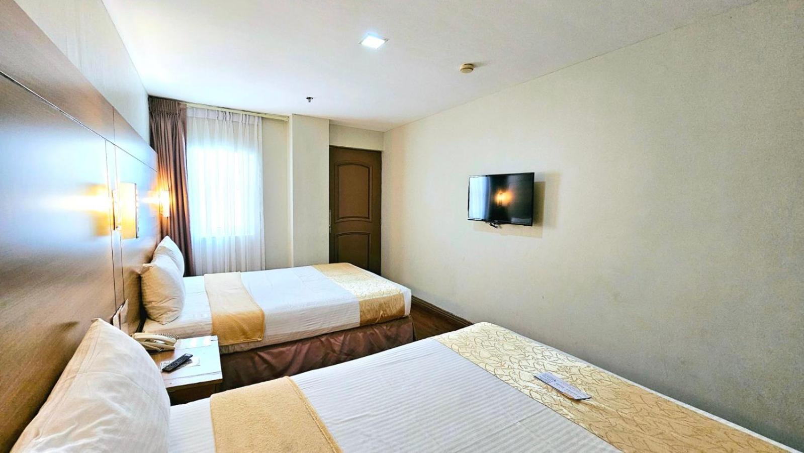 Tagaytay Hotel Sixb Tagaytay City Ngoại thất bức ảnh