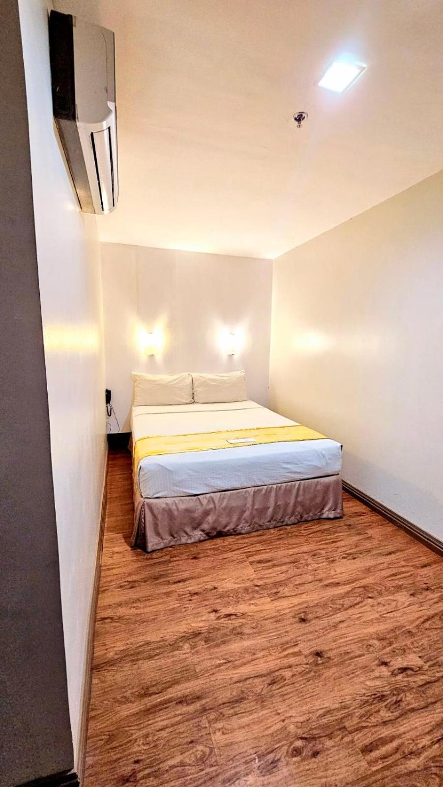 Tagaytay Hotel Sixb Tagaytay City Ngoại thất bức ảnh